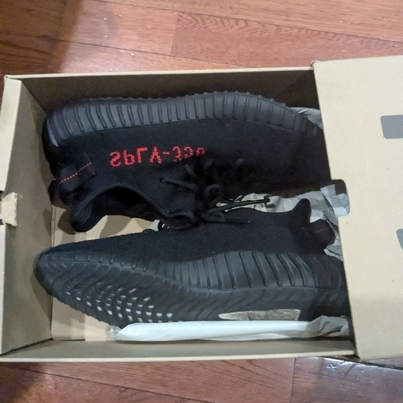 Yezzy 350 V2 - Picture 3 of 8